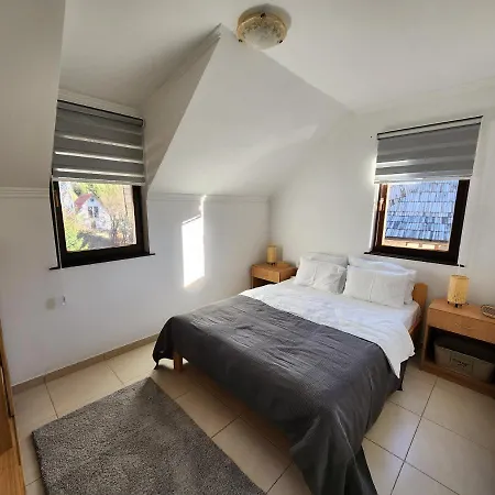 Apartment Detelina *
